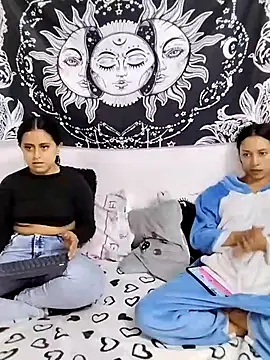 abby n emily online show from May 1, 1:16 pm