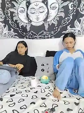 Snapshot of abby_n_emily chatting on May 21, 2:24 pm abby n emily online show from May 21, 2:24 pm