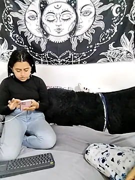 Snapshot of abby_n_emily chatting on July 10, 8:00 pm abby n emily online show from July 10, 8:00 pm