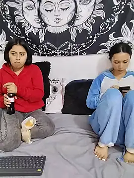 Snapshot of abby_n_emily chatting on July 14, 1:17 pm abby n emily online show from July 14, 1:17 pm