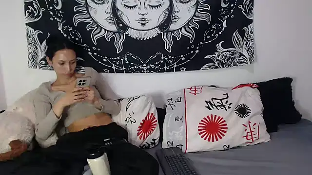 Snapshot of abby_n_emily chatting on July 30, 1:21 pm abby n emily online show from July 30, 1:21 pm