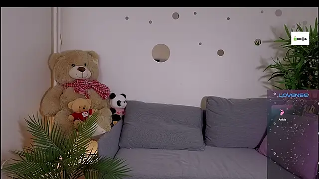 Snapshot of cute_cake chatting on May 22, 9:48 am cute cake online show from May 22, 9:48 am