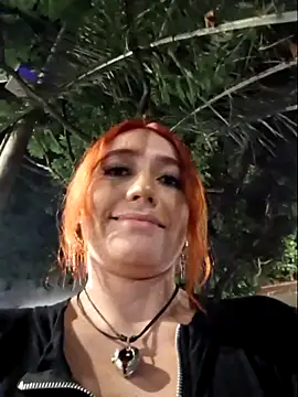 Snapshot of EvelynCrow_ chatting on October 19, 1:17 am EvelynCrow  online show from October 19, 1:17 am