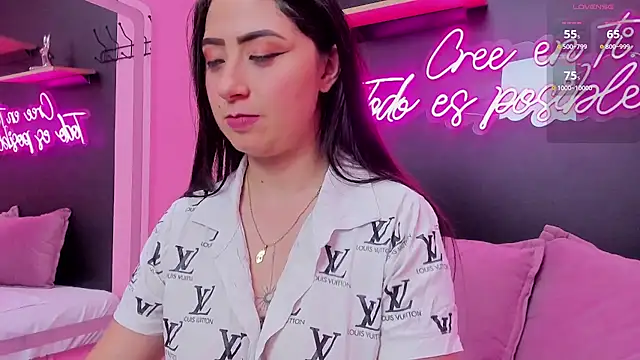 Snapshot of JuliethCruz_ chatting on October 23, 5:55 pm JuliethCruz online show from October 23, 5:55 pm