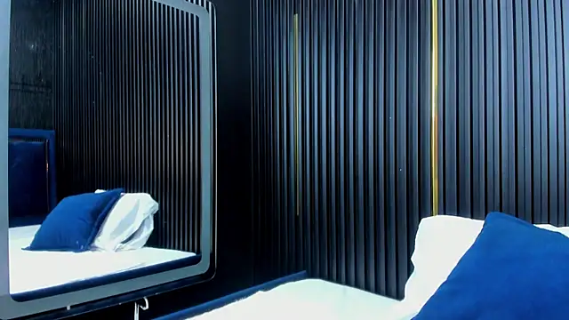 Snapshot of JuliethCruz_ chatting on November 13, 5:01 pm JuliethCruz online show from November 13, 5:01 pm