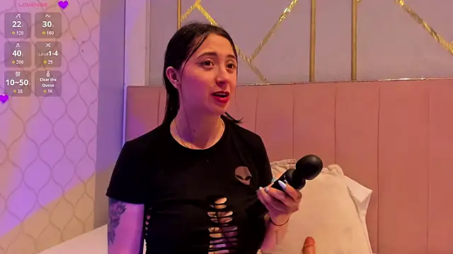 Snapshot of JuliethCruz_ chatting on May 24, 7:08 pm JuliethCruz online show from May 24, 7:08 pm