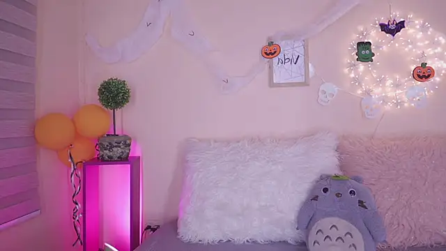 Meggie  online show from October 27, 11:52 pm