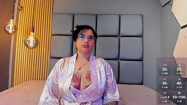 Snapshot of ISMALI_CASTILLO chatting on October 16, 12:22 am ISMALI CASTILLO online show from October 16, 12:22 am