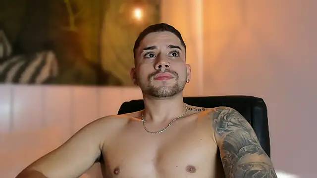 Snapshot of Mike_montoya01 chatting on November 20, 5:12 pm Mike montoya01 online show from November 20, 5:12 pm