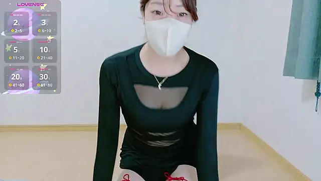 TSUKI circle online show from November 2, 5:10 am