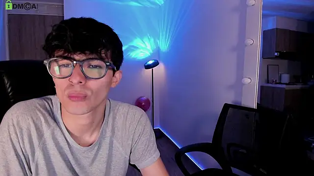 Mikeyvioleta  online show from March 4, 10:32 am