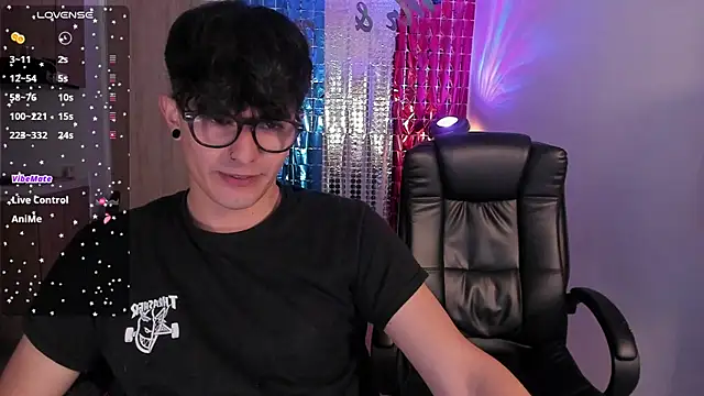 Mikeyvioleta  online show from July 30, 5:34 pm