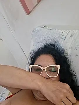 Snapshot of Caritovivi chatting on February 10, 1:21 am Caritovivi online show from February 10, 1:21 am