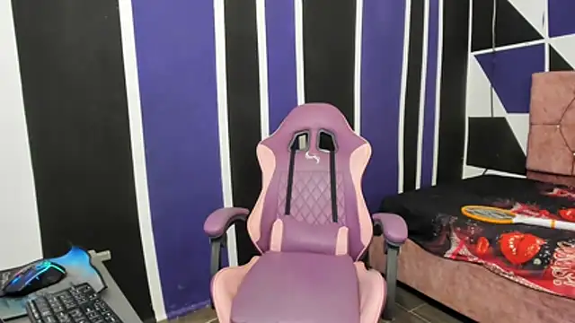 scarleth18 online show from December 19, 7:43 pm