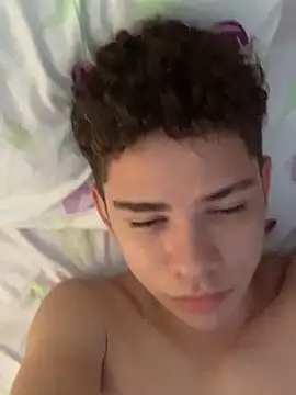 Snapshot of Leo_TheGod chatting on October 20, 7:47 pm Leo TheGod online show from October 20, 7:47 pm
