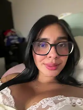 Snapshot of MiaSofia__ chatting on April 9, 6:19 am MiaSofia online show from April 9, 6:19 am