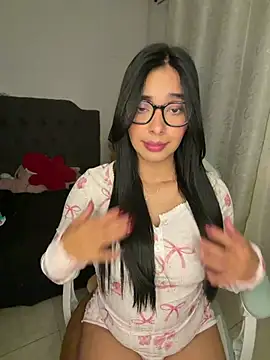 Snapshot of MiaSofia__ chatting on April 29, 2:04 am MiaSofia online show from April 29, 2:04 am