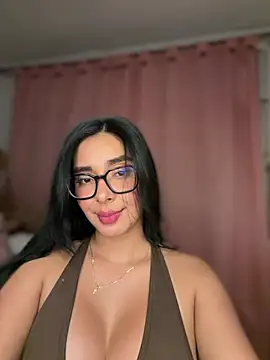 Snapshot of MiaSofia__ chatting on May 17, 5:16 am MiaSofia online show from May 17, 5:16 am