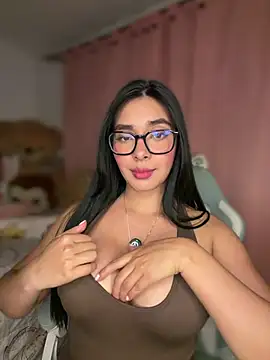 Snapshot of MiaSofia__ chatting on May 28, 1:58 am MiaSofia online show from May 28, 1:58 am