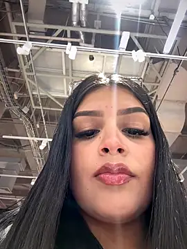 Lucianacuoper online show from November 14, 9:24 pm