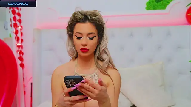 Snapshot of AriannaSins chatting on February 14, 7:44 pm AriannaSins online show from February 14, 7:44 pm