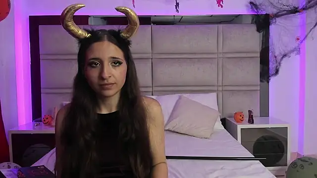 SweetAndSinful online show from November 3, 3:19 am