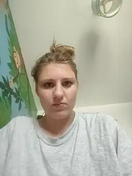 Snapshot of SandyCassie chatting on June 16, 9:23 am SandyCassie online show from June 16, 9:23 am