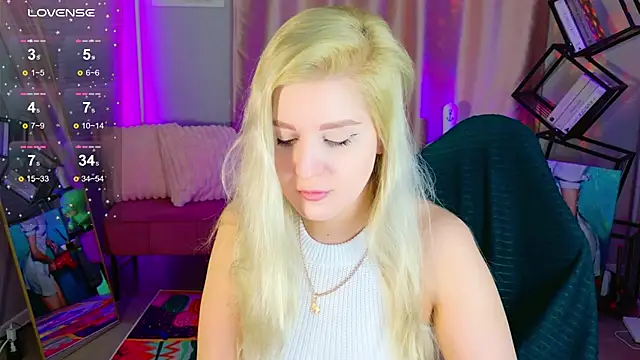 Snapshot of cold_blondie chatting on May 18, 5:46 am cold blondie online show from May 18, 5:46 am