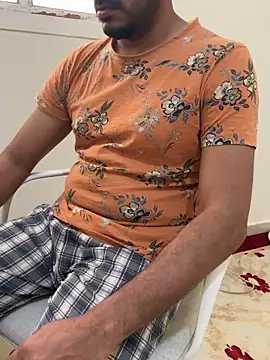 Handsome8677 online show from May 5, 10:01 am