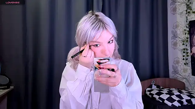 Snapshot of CordieRonsini chatting on October 18, 7:14 pm CordieRonsini online show from October 18, 7:14 pm