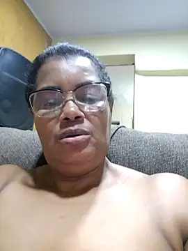 Snapshot of Pessoa54 chatting on November 19, 12:43 am Pessoa54 online show from November 19, 12:43 am