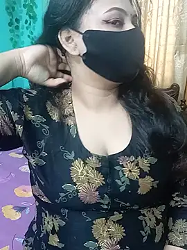 Snapshot of Porimoni22 chatting on June 1, 7:10 am Porimoni22 online show from June 1, 7:10 am