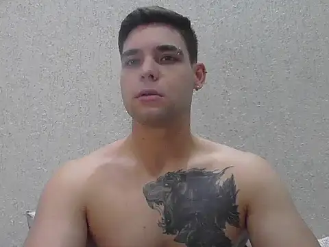 Snapshot of Zure-xxx chatting on May 13, 11:55 pm Zure-xxx online show from May 13, 11:55 pm