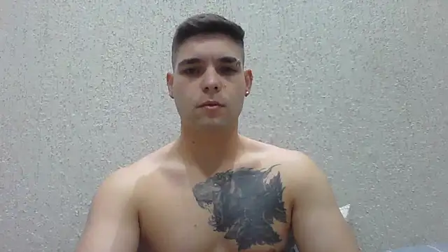 Snapshot of Zure-xxx chatting on June 17, 7:26 pm Zure-xxx online show from June 17, 7:26 pm