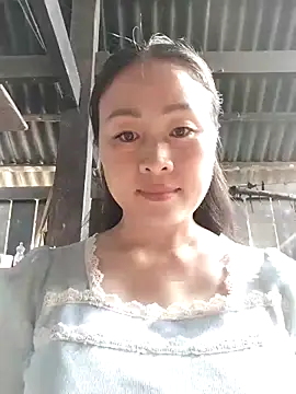 Snapshot of Spring-mky chatting on October 28, 2:15 am Spring-mky online show from October 28, 2:15 am