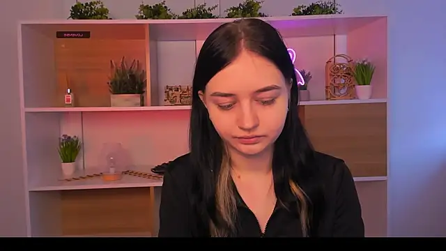 miki ti online show from October 25, 8:33 am