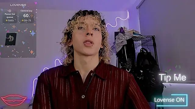 Lyric Mirage online show from March 12, 9:43 pm