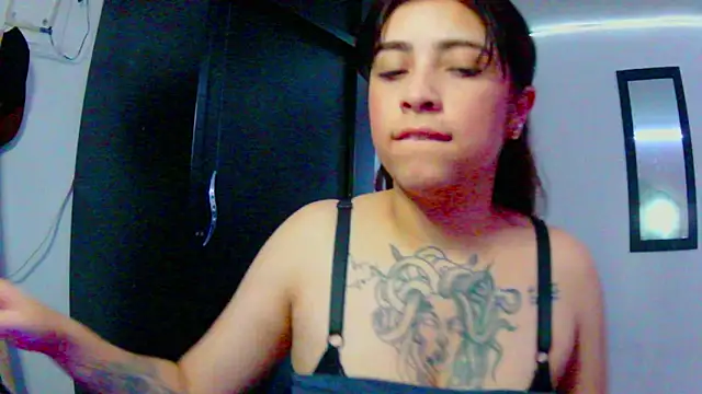 adri gomez1 online show from November 12, 6:25 am