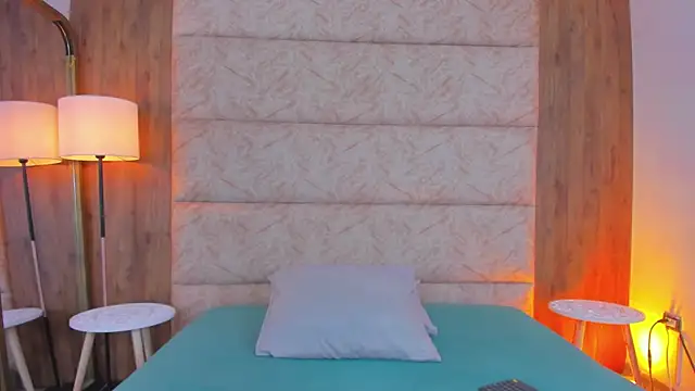 Snapshot of Antonella_Russo1 chatting on October 24, 1:18 pm Antonella Russo1 online show from October 24, 1:18 pm