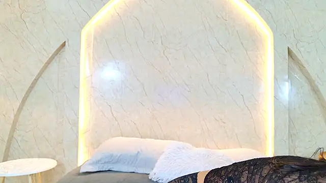 Snapshot of Antonella_Russo1 chatting on May 19, 1:39 pm Antonella Russo1 online show from May 19, 1:39 pm