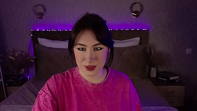 Busty Lina online show from October 18, 5:10 am
