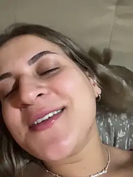 Snapshot of solmartins chatting on December 20, 3:46 am solmartins online show from December 20, 3:46 am