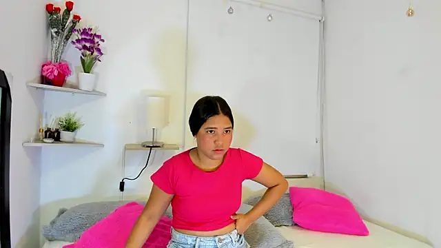 isa taylorr  online show from November 28, 12:08 pm