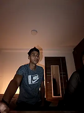 Snapshot of F4rK4tt chatting on October 18, 3:42 am F4rK4tt online show from October 18, 3:42 am