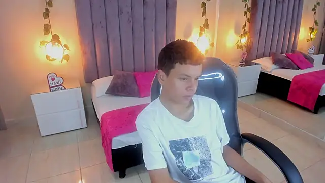 Xavier Fox    online show from November 12, 11:43 am