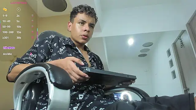 Xavier Fox    online show from March 8, 5:22 am