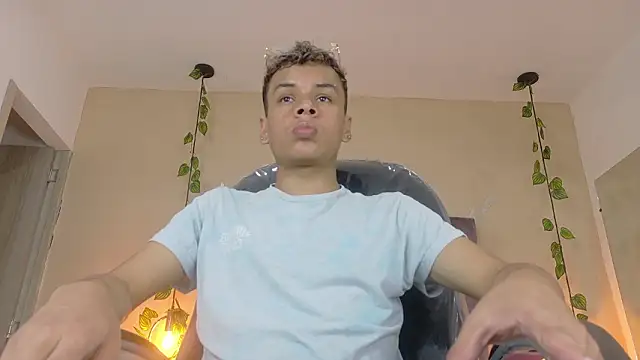 Xavier Fox    online show from March 11, 8:15 pm