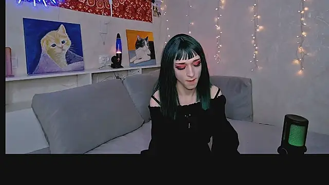 Snapshot of whoalexxa chatting on November 15, 1:18 pm whoalexxa online show from November 15, 1:18 pm