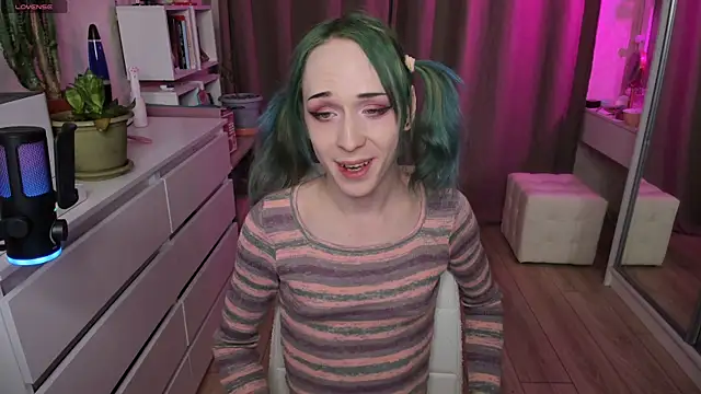 Snapshot of whoalexxa chatting on March 25, 4:13 pm whoalexxa online show from March 25, 4:13 pm