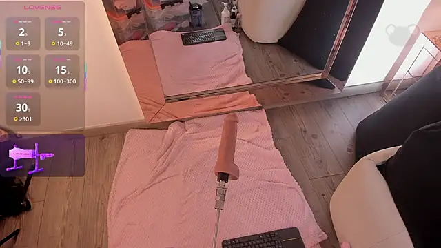 michelle cutee  online show from November 28, 8:33 pm